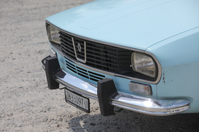 Renault 12 TL (1974) - Kühler mit Chromumrandung (1974)