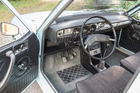Renault 12 TL (1974) - das Interieur ist typisch Renault und erinnert teilweise auch an den R16 (1974)