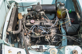 Renault 12 TL (1974) - längs eingebauter Vierzylindermotor - wartungsfreundlich untergebracht