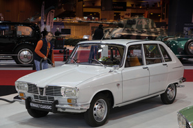 Renault 16 Super (1966) - 1470 cm3 und 54 PS - Rétromobile 2015