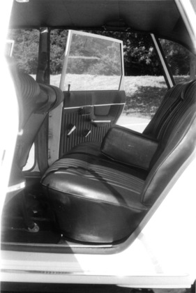 Renault 16 TS (1970) - Blick in das geräumige Fond-Abteil des Testwagens