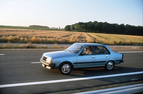 Renault 18 Turbo (1981) - Die Métallic-Lackierung gab es gegen Aufpreis