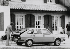 Renault 30 TS (1975) – Gepäck einladen