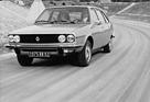 Bild: Renault 30 TS (1975) – Kurvenfahrt