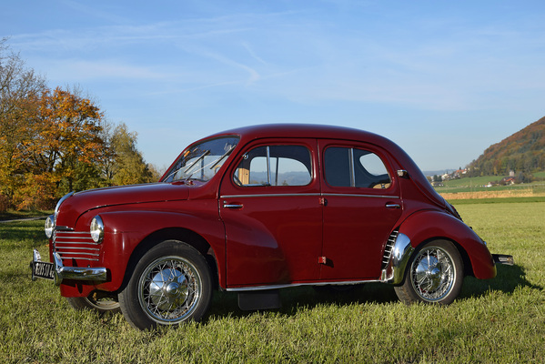 Renault 4 CV (1953) - offered at the auction of the Oldtimer Gallery in Toffen on November 29, 2014