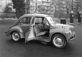 Renault 4 CV (1956) - Invaliden-Renault mit besonderer Kupplung
