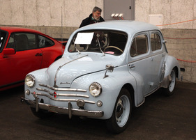 Renault 4 CV Champs Elisée (1958) - der französische Heckmotor-Volkswagen - am OTM Fribourg 2013