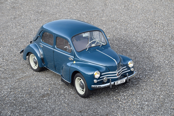 Renault 4 CV Champs Elysees (1955) - angeboten an der Versteigerung der Oldtimer Galerie in Toffen am 29. April 2017