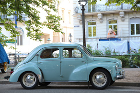 Renault 4 CV "Crèmeschnittchen" (1956) - der Käfergegner aus Frankreich - 40. Oldtimer-Meeting Baden-Baden 2016
