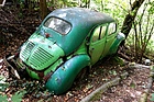 Renault 4 CV, in Deutschland "Crèmeschnittchen" genannt - Autoskulpturenpark Neandertal