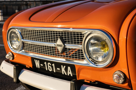 Renault 4 Fourgonnette (1970) - "Alubrille" mit in den Kühlergrill integrierten Scheinwerfern