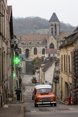 Renault 4 Fourgonnette (1970) - In einem französischen Dorf