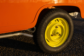 Renault 4 Fourgonnette (1970) - Seitlicher Auspuff und offene Drehstab-Aufnahme