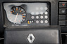 Renault 4 GTL (1985) - ein Tachometer und eine Tankuhr müssen reichen, dafür gibt's viele Kontrollampen (© Daniel Reinhard, 2016) Renault 4 GTL (1985) - ein Tachometer und eine Tankuhr müssen reichen, dafür gibt's viele Kontrollampen (© Daniel Reinhard, 2016)
