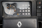 Renault 4 GTL (1985) - ein Tachometer und eine Tankuhr müssen reichen, dafür gibt's viele Kontrollampen