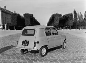 Renault 4 L (1961) - Dreiviertelansicht von hinten