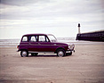 Renault 4 L (1961) - Macht auch am Strand eine gute Figur