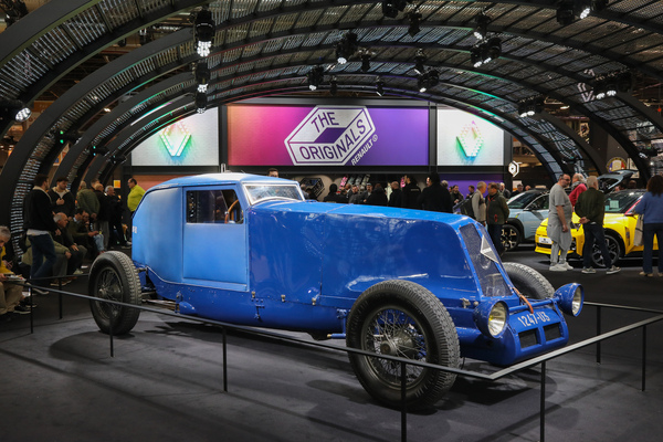 Bild Renault 40 CV Rekordwagen (1926) – Ein Nachbau aus den 1970er-Jahren mit 9121 cm3, sechs Zylindern, 140 PS und über 190 km/h schnell – Rétromobile Paris 2025
