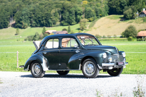 Bild: Renault 4CV R 1062 Décapotable (1951) - als Lot 89 an der Versteigerung "Klassische Automobile & Motorräder" der Oldtimer Galerie in Toffen am 18. Oktober 2025