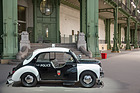 Renault 4CV «pie» préfecture de Police de Paris (1955) - als Lot 353 an der Bonhams Versteigerung "Les grandes marques du monde au Grand Palais" in Paris 2017