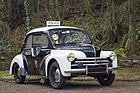 Bild: Renault 4CV «pie» préfecture de Police de Paris (1955) - als Lot 353 an der Bonhams Versteigerung "Les grandes marques du monde au Grand Palais" in Paris 2017