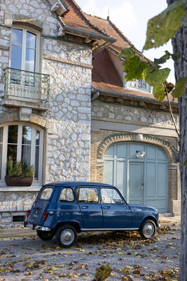 Renault 4L Export (1968) - Mit besserer Ausstattung und mehr Chrom