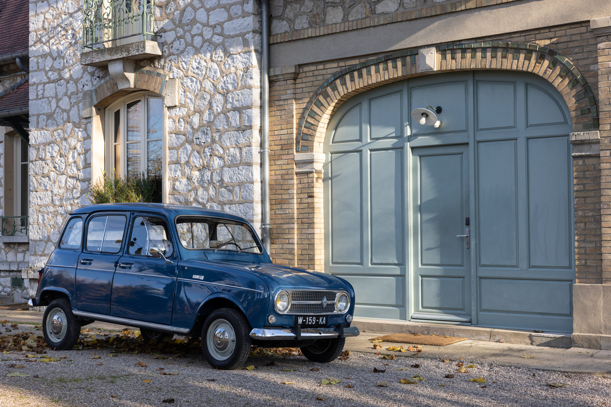 Renault 4L Export (1968) - Mit besserer Ausstattung und mehr Chrom
