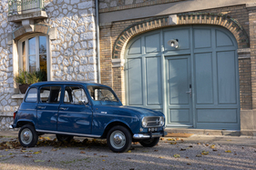 Renault 4L Export (1968) - Mit besserer Ausstattung und mehr Chrom
