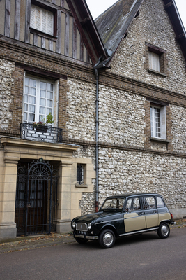 Renault 4L Parisienne (1967) - Luxuriöses Sondermodell mit markentem Karosseriedekor