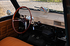 Renault 4L Parisienne (1967) - Mit cognacfarbenen Bezügen und bernsteinfarbenem Lenkrad gibt sich das Interieur sehr edel