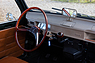 Renault 4L Parisienne (1967) - Mit cognacfarbenen Bezügen und bernsteinfarbenem Lenkrad gibt sich das Interieur sehr edel (© Renault, 2021) Renault 4L Parisienne (1967) - Mit cognacfarbenen Bezügen und bernsteinfarbenem Lenkrad gibt sich das Interieur sehr edel (© Renault, 2021)