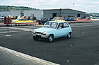 Renault 5 (1971) - frühes Modell in Hellblau, man beachte auch den Hintergrund
