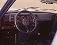 Renault 5 Alpine (1976) – Frühes Interieur mit Instrumentenskalen in blau, weiss und rot