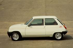 Renault 5 Alpine (1978) – Weiss mit rotem Dekor