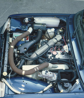Renault 5 Alpine Turbo (1981) – Komplizierte Leitungsführung unter der Motorhaube