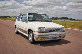 Renault 5 GT Turbo (1985) - hohe Kurvengeschwindigkeiten Renault 5 GT Turbo (1985) - hohe Kurvengeschwindigkeiten