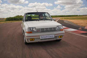 Renault 5 GT Turbo (1985) - neutral, bei Leistungseinsatz leicht untersteuernd Renault 5 GT Turbo (1985) - neutral, bei Leistungseinsatz leicht untersteuernd
