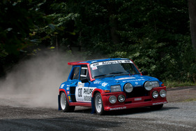 Renault 5 Maxi Turbo Gruppe B (1985) in der Gruppe «40 Jahre Rallyeweltmeisterschaft» am Eifel Rallye Festival 2013