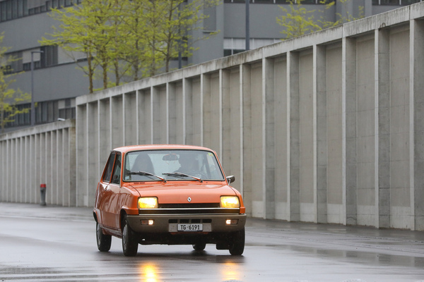 Renault 5 TL (1974) - bei der Anfahrt - Older Classics Mai 2023