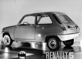 Renault 5 TL am Genfer Automobilsalon 1972 - elastische Stossfänger sollen beim R5 die Folgen von Remplern verringern