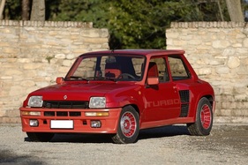 Renault 5 Turbo 1 Hatchback (1981) - als Lot 218 angeboten an der Bonhams Les Grandes Marques du Monde au Grand Palais Paris Versteigerung am 3. Februar 2022
