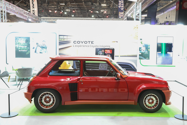 Renault 5 Turbo (1981) – mit den breiten Backen im gut für Aufsehen – Rétromobile Paris 2025