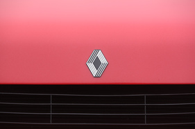 Renault 5 Turbo (1982) - Renault-Rhombus auf dem Bug