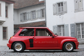 Renault 5 Turbo (1982) - die Karosserie besteht aus Alublech, Stahlblech und Kunststoff