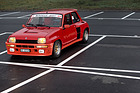 Renault 5 Turbo (1982) - findet trotz seiner Breite gut Platz auf einem Parkfeld