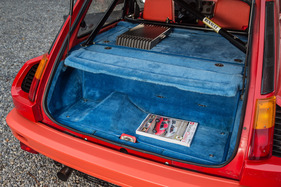 Renault 5 Turbo (1982) - vie Platz fasst der Kofferraum nicht