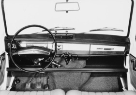 Renault 6 TL 1100 (1971) – Armaturenbrett der besseren Ausstattung, Lenkrad mit grösserer und eleganterer Prallplatte