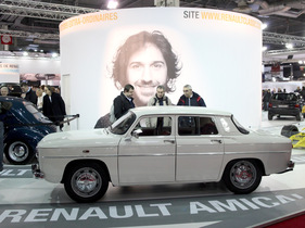 Renault 8 Landon (1963) - Prototyp mit dem Ziel eine Geschwindigkeit von über 155 km/h zu erreichen - dazu wurde das Dach abgesenkt (Rétromobile 2013)