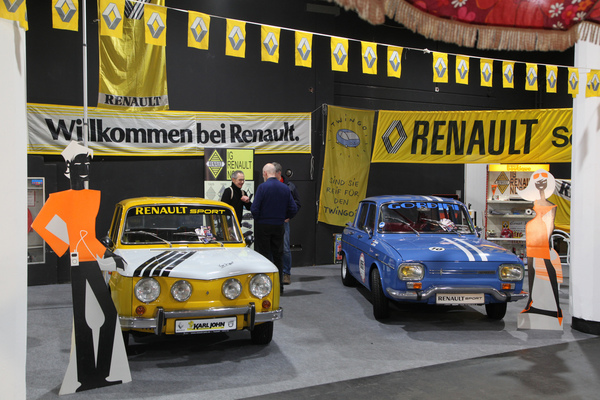 Bild: Renault 8 in sportlicher Aufmachung - Bremen Classic Motorshow 2020