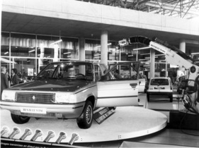 Renault 9 TSE (1982) - am Genfer Automobilsalon von 1982 - Mittelpunkt des Renault-Standes